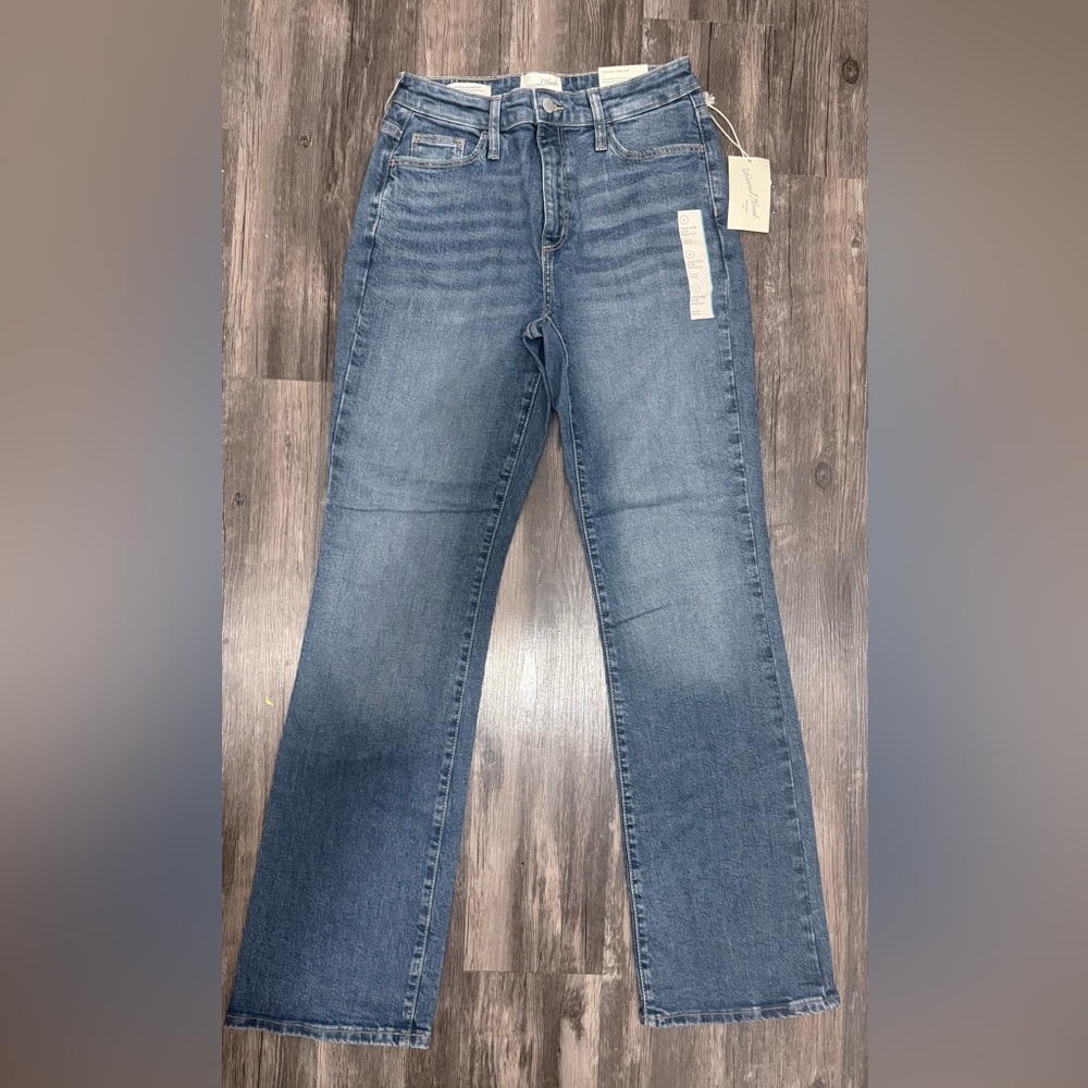 Universal Thread Medium Blue High Rise Jeans NWT - image 1